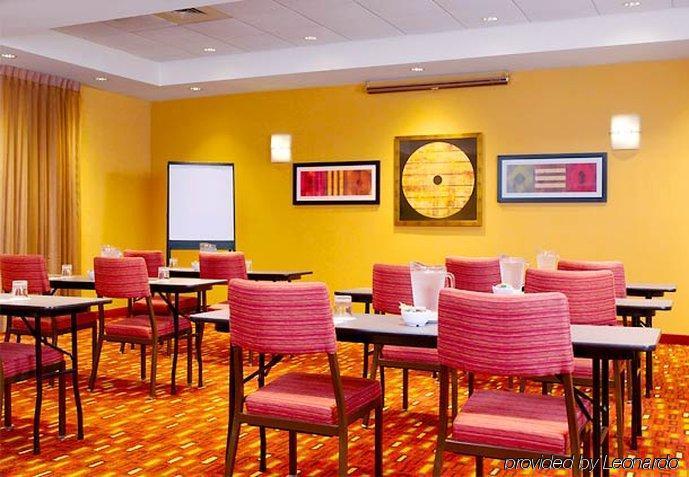 Courtyard Philadelphia/Langhorne Hotel Business photo