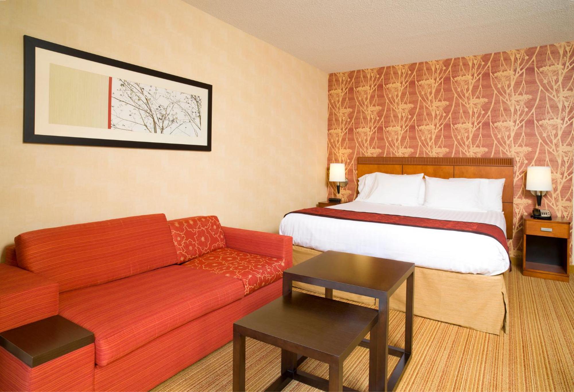 Courtyard Philadelphia/Langhorne Hotel Exterior photo