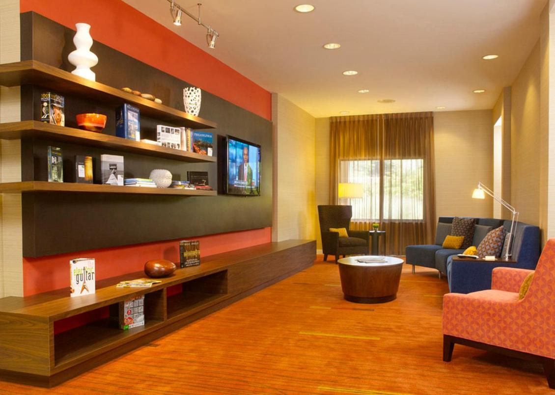 Courtyard Philadelphia/Langhorne Hotel Exterior photo