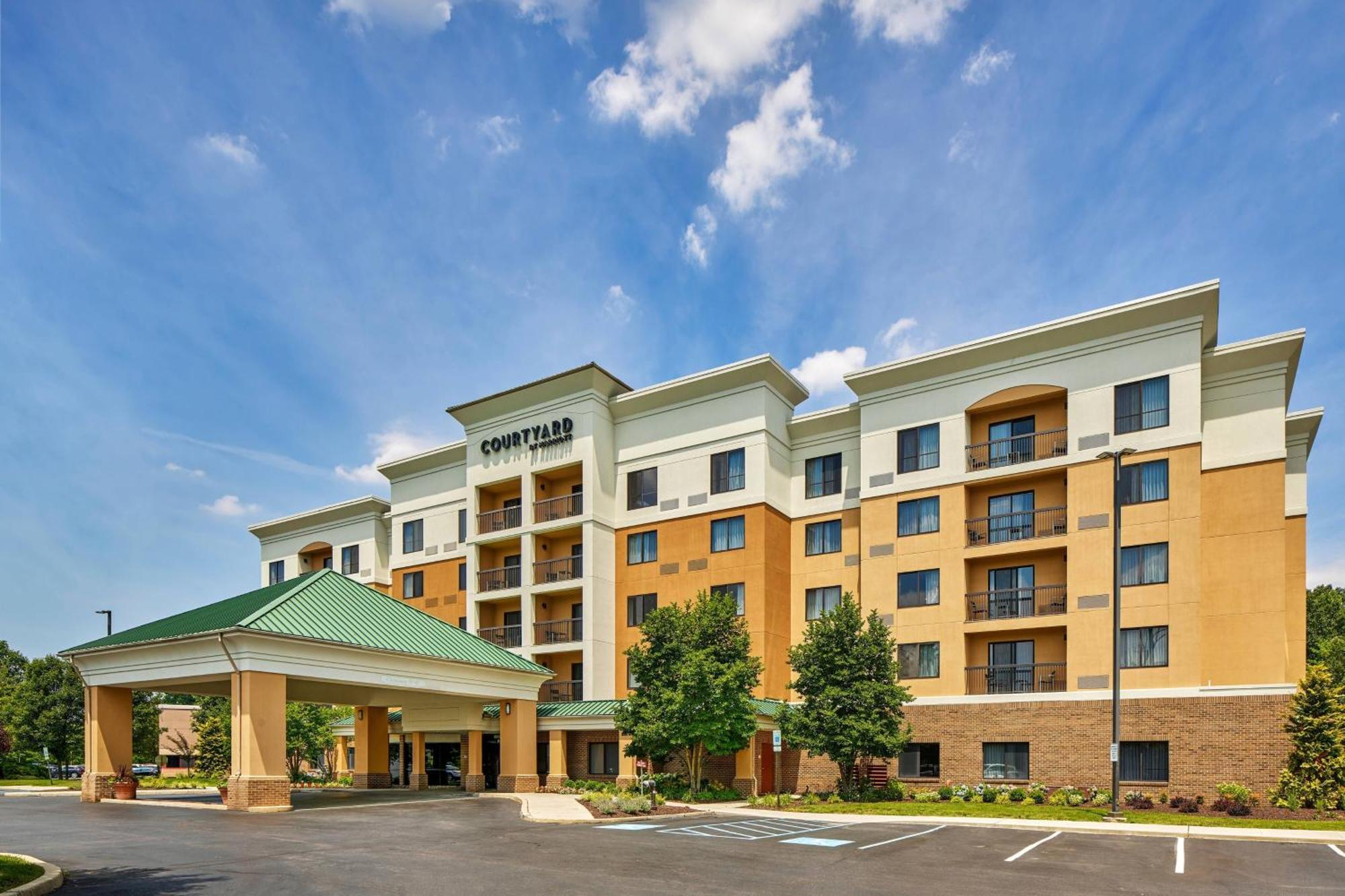 Courtyard Philadelphia/Langhorne Hotel Exterior photo