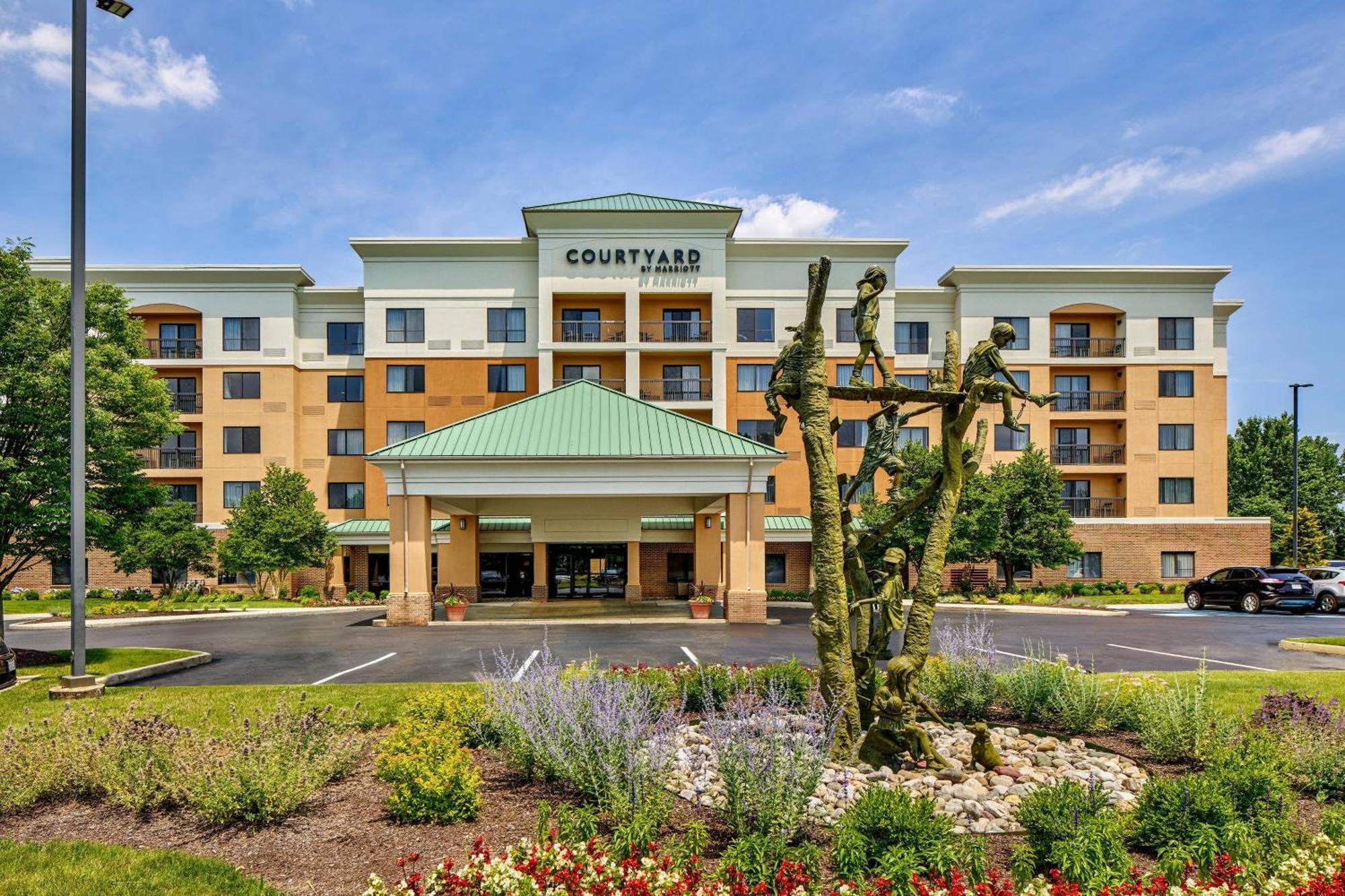 Courtyard Philadelphia/Langhorne Hotel Exterior photo